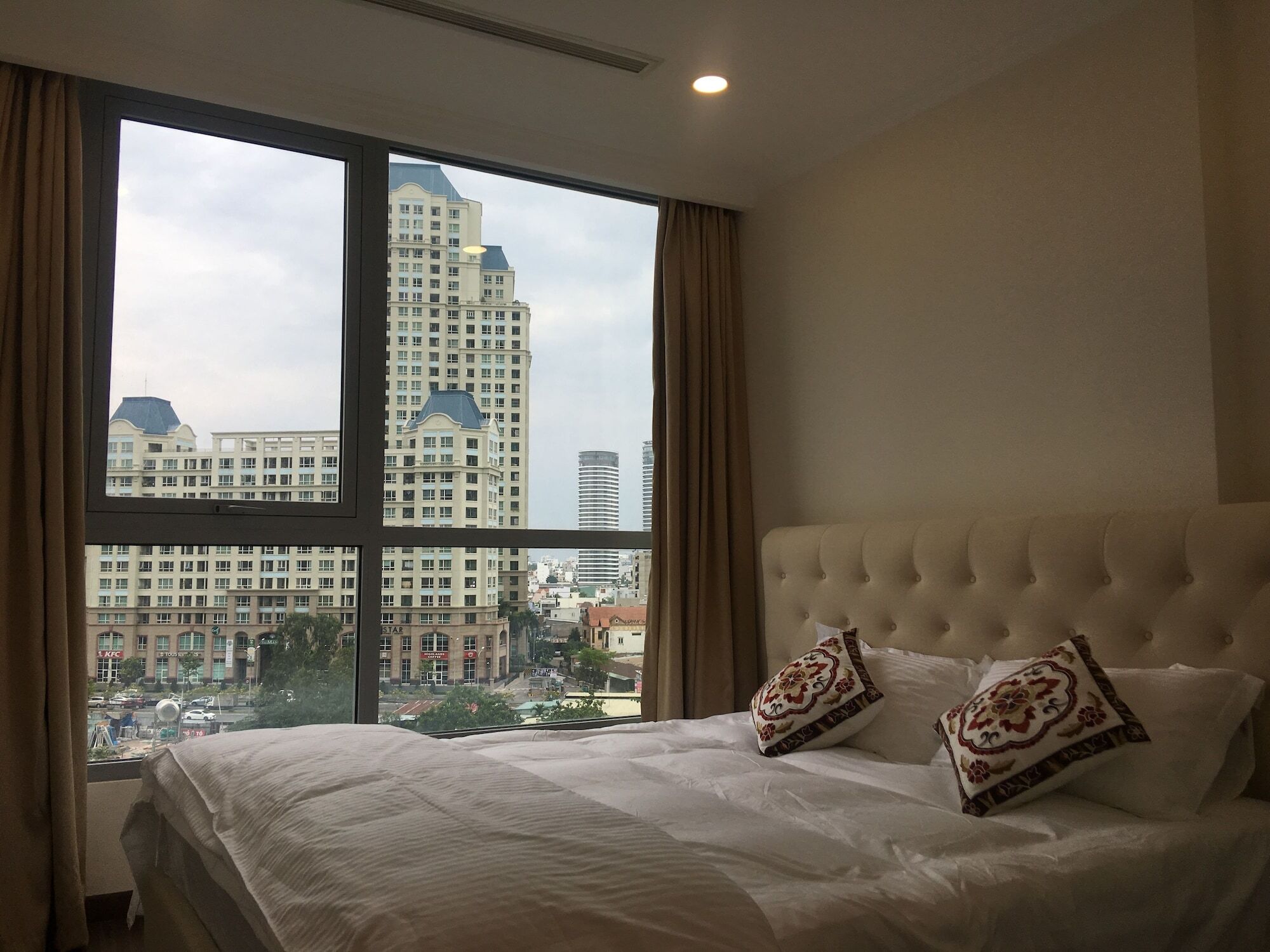Vinhomes Park Jack Luxury Service Hotel 3*