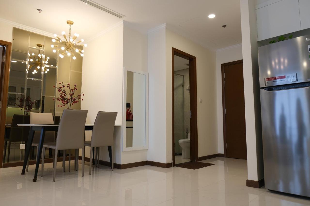 Khách sạn Vinhomes Park Jack Luxury Service TP. Hồ Chí Minh