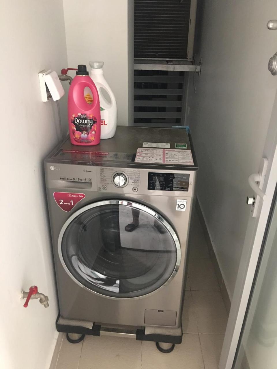 Khách sạn Vinhomes Park Jack Luxury Service TP. Hồ Chí Minh