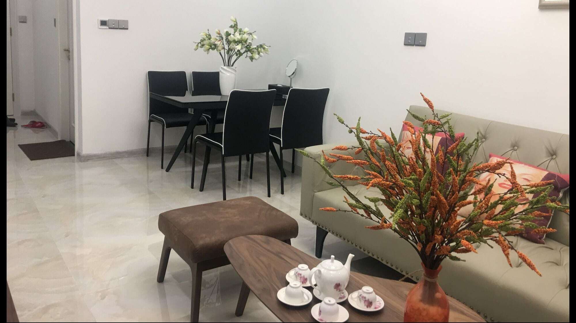 Khách sạn Vinhomes Park Jack Luxury Service TP. Hồ Chí Minh