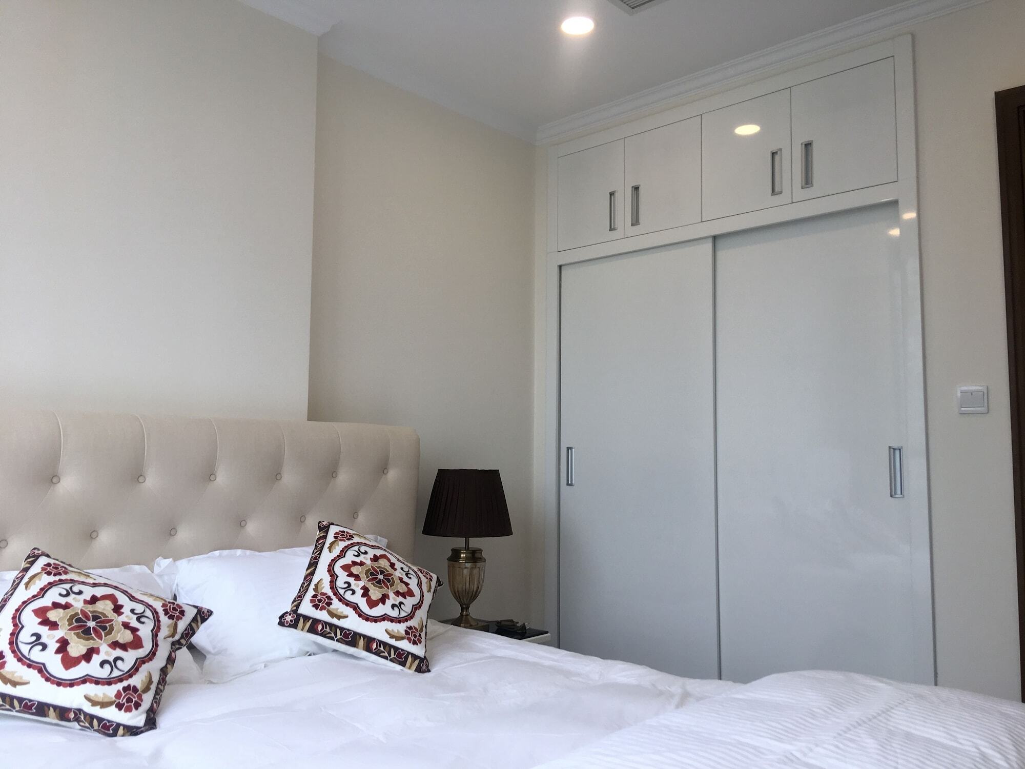 Khách sạn Vinhomes Park Jack Luxury Service 3*