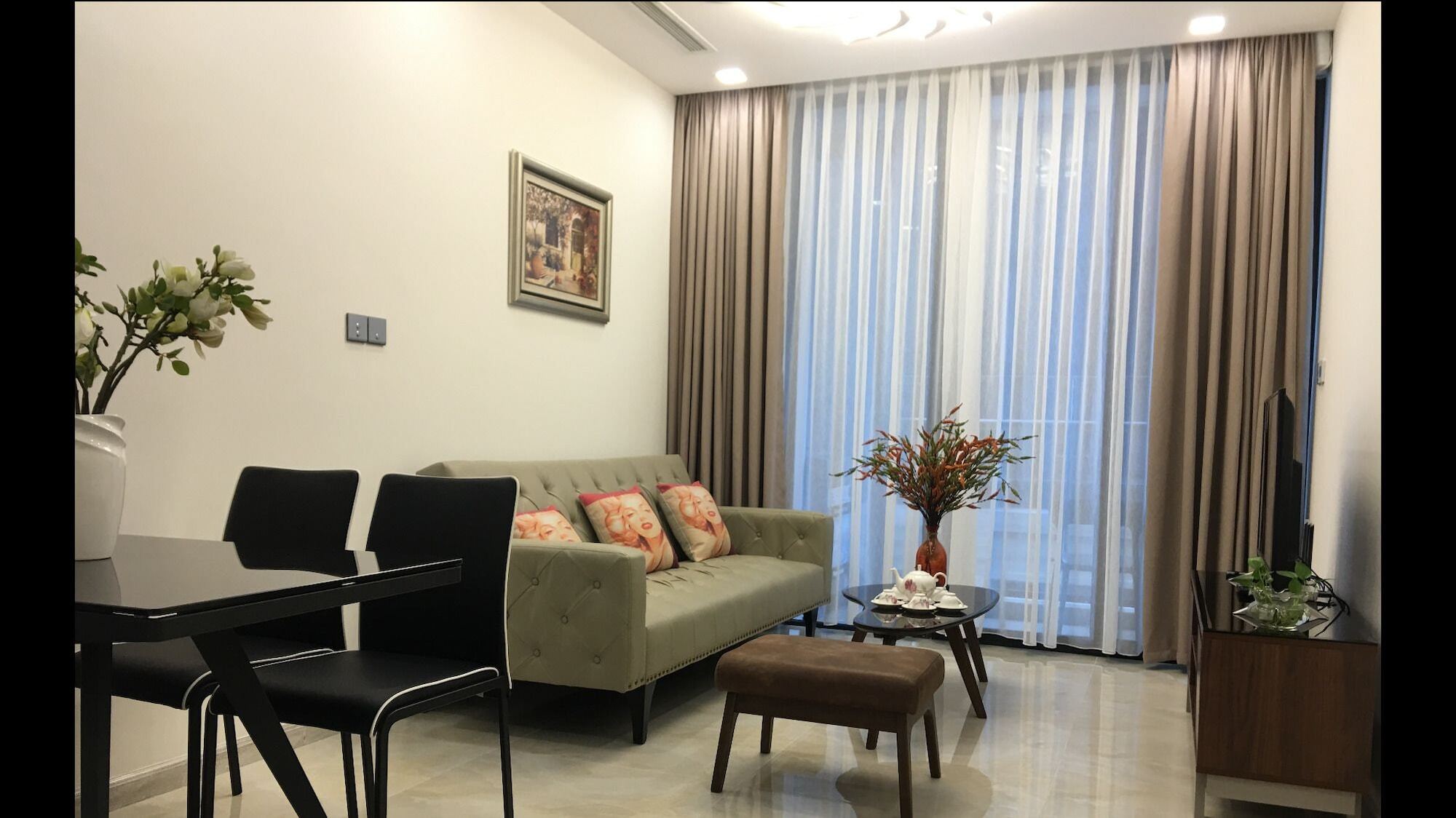Vinhomes Park Jack Luxury Service Khách sạn 3*